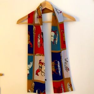 Stunning Equestrian Scarf 🧣 💙